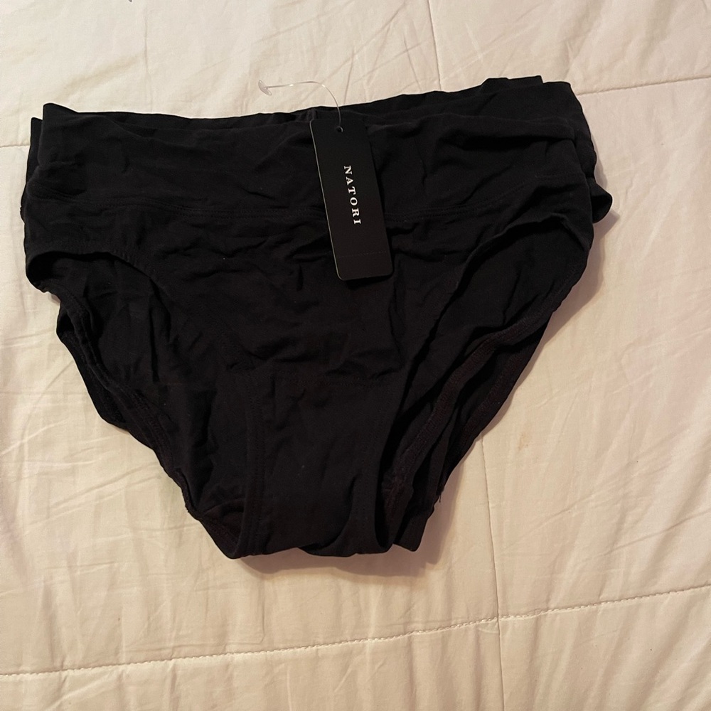 Natori Black XS Briefs - Picture 6 of 7